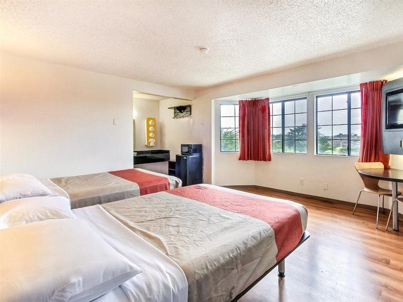 Motel 6-Marina, Ca - Monterey Dış mekan fotoğraf