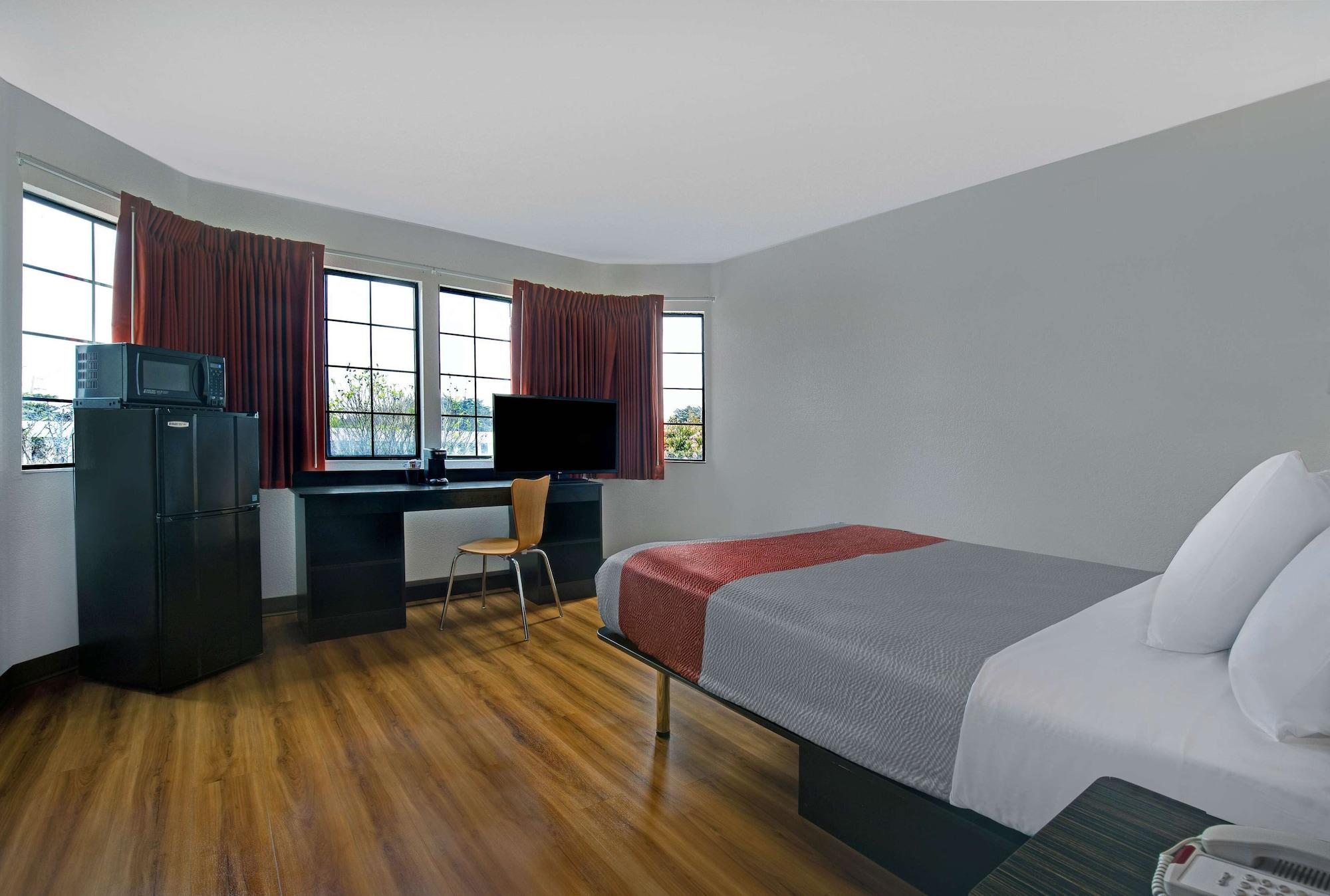 Motel 6-Marina, Ca - Monterey Dış mekan fotoğraf
