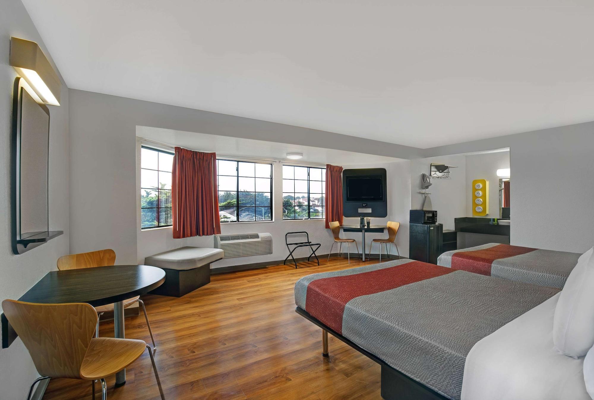 Motel 6-Marina, Ca - Monterey Dış mekan fotoğraf