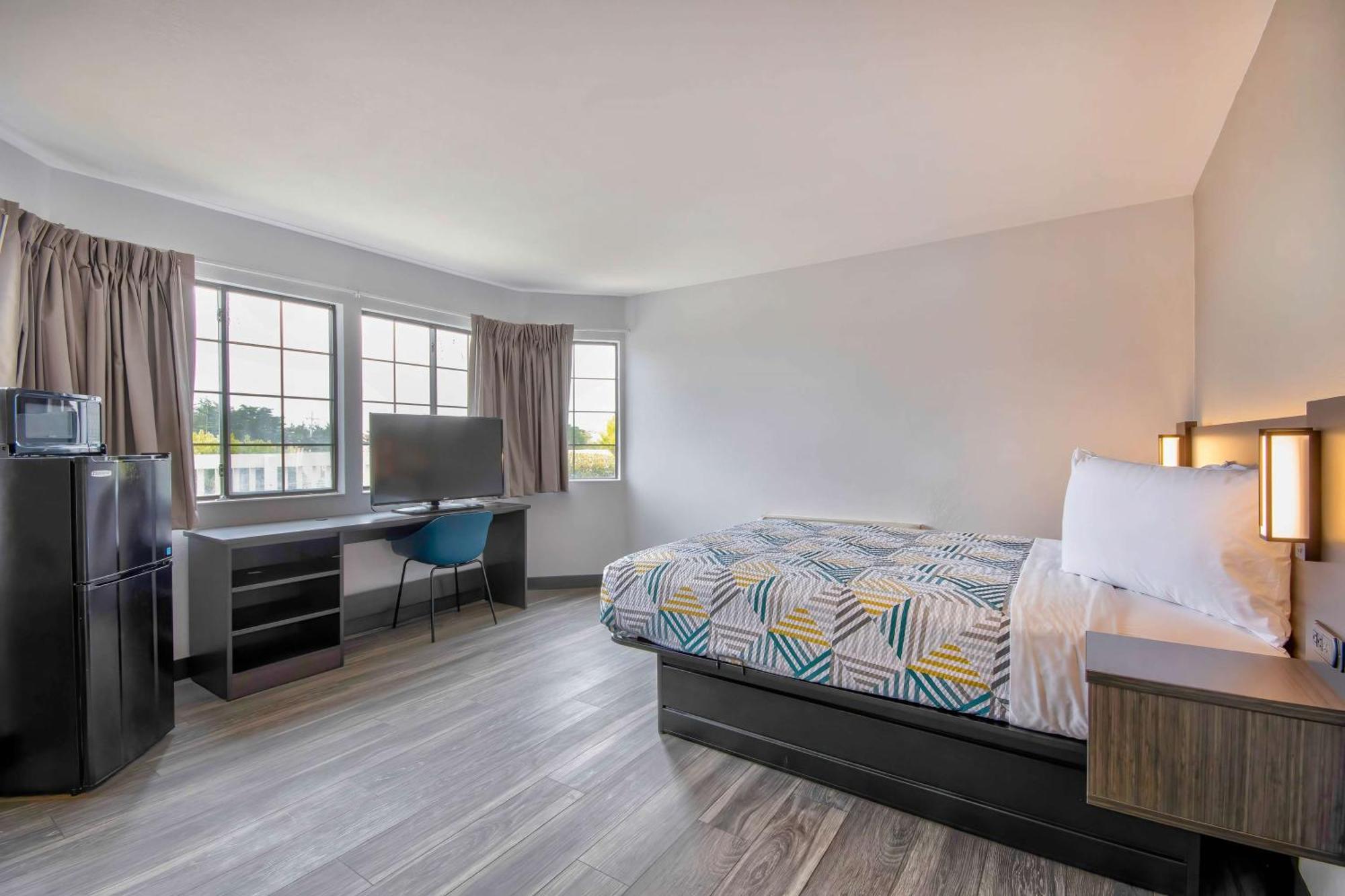 Motel 6-Marina, Ca - Monterey Dış mekan fotoğraf